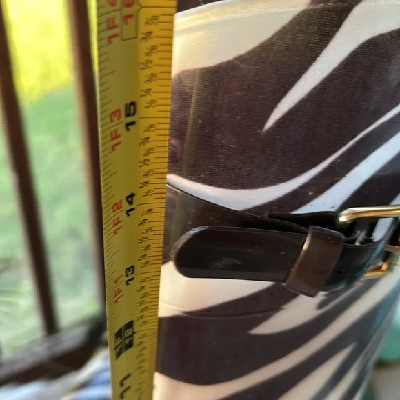 “RALPH LAUREN”rain boots sz. 6.  Brown/Beige zebra stripe.  Excellent condition. - Picture 7 of 10